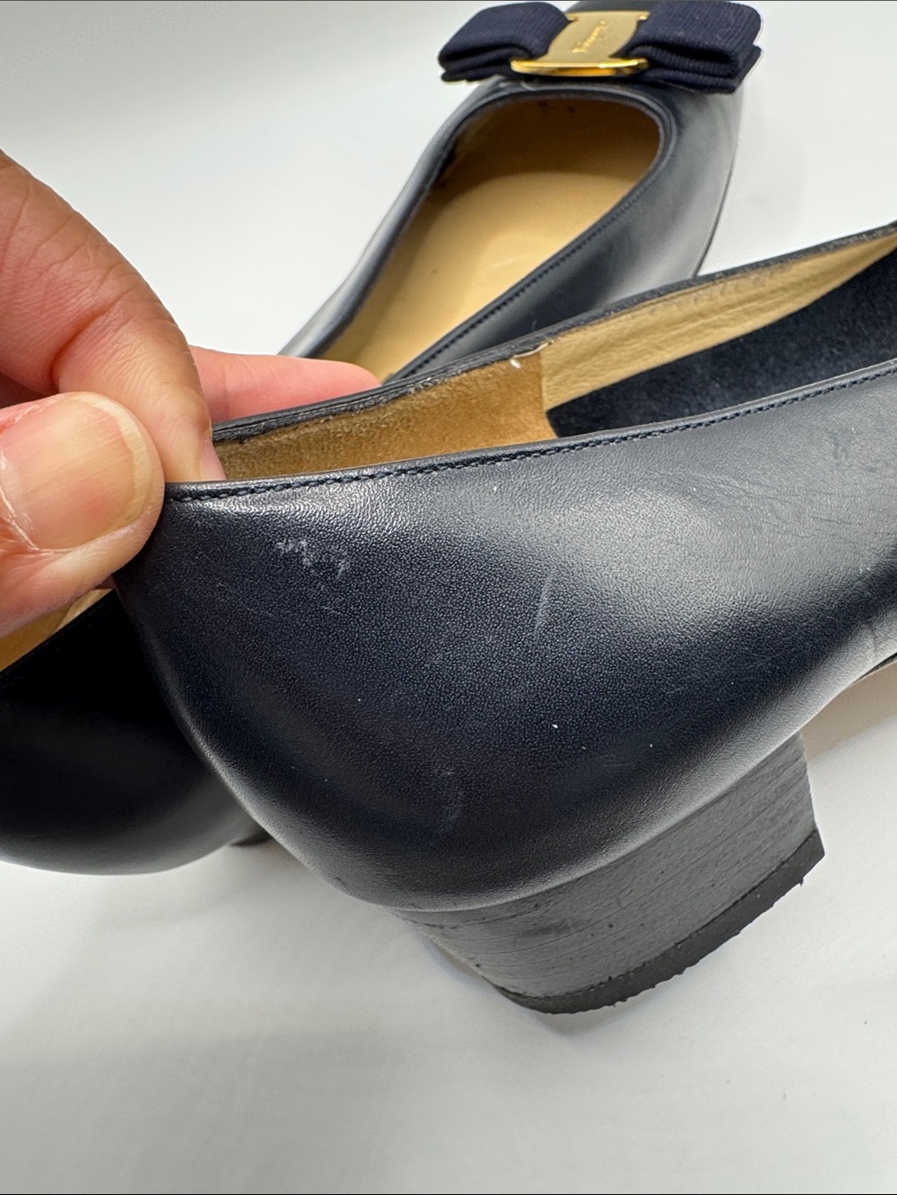 Salvatore Ferragamo navy blue Leather Vara Bow Pumps with Gold Buckle - Picture 6 of 13